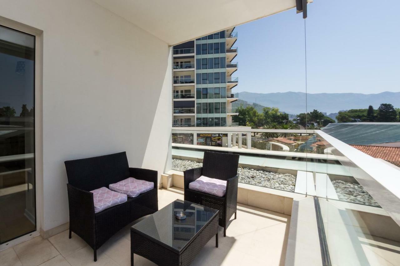 Apartments Menuet 부드바 외부 사진